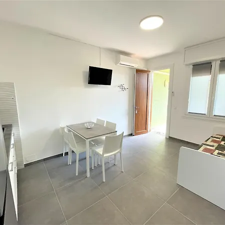 Modern Flat In A With Pool Apartamento *