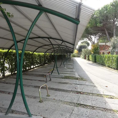 Apartamento Modern Flat In A With Pool